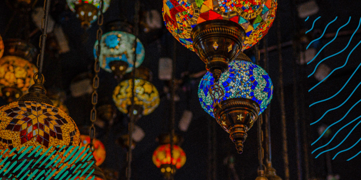 LA <tspan class="color2">LUCE</tspan> CE LA SIAMO FATTA A MANO.